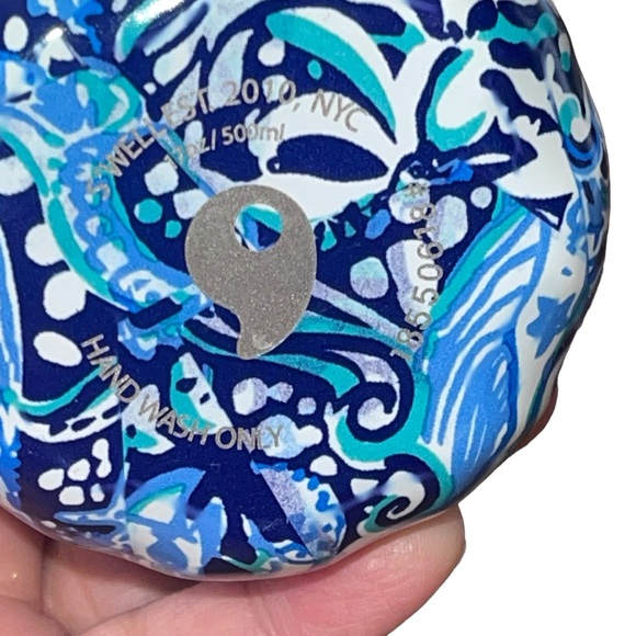 Lily Pulitzer Swell Race To The Wave Water Bottle 17 Oz. NWOT Never Used - Picture 3 of 5